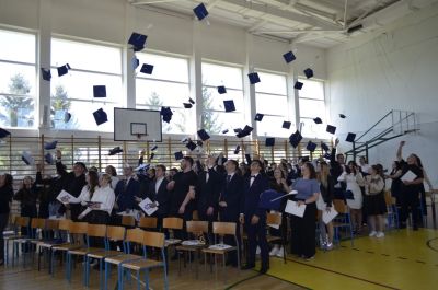 Uroczyste pożegnanie klas V w Zespole Szkół nr 1 im Stanisława Staszica w Nowogardzie 😃👍