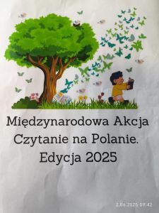 „Czytanie na polanie”, czyli  z książką na kocyku. 