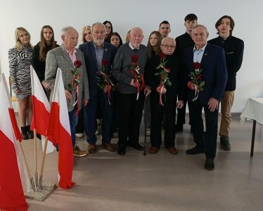 "Mamy dziś nadzieję w nowym gospodarzu, że nie wróci grudzień w nowym kalendarzu..."