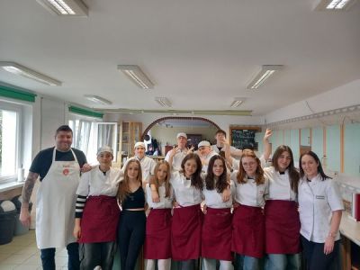 Warsztaty kulinarne z uczestkiem XII edycji Masterchefa Panem Dariuszem Lisowskim.